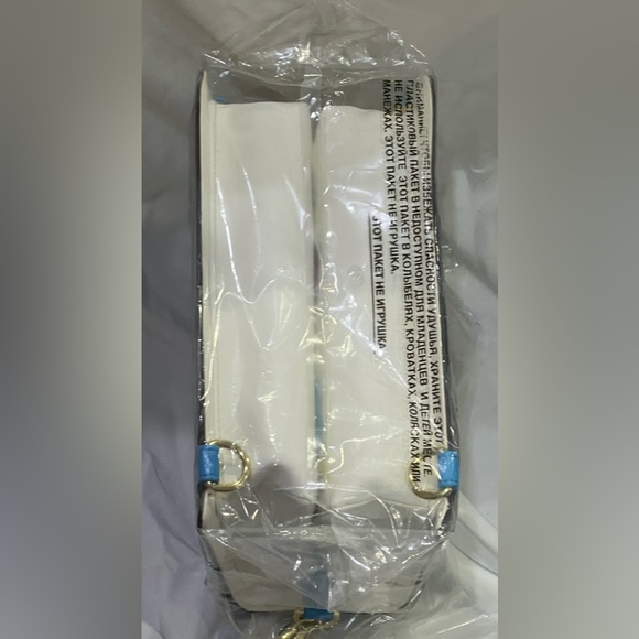 NWT-Loungefly Disney’s Pinocchio Classic book crossbody bag - Picture 6 of 8